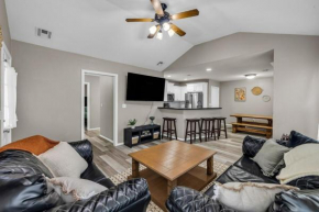 Spacious 3BR Home with KING Bed in Prime Location